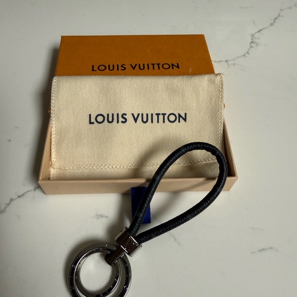 Louis Vuitton Black and Silver Keychain - Picture 1 of 4